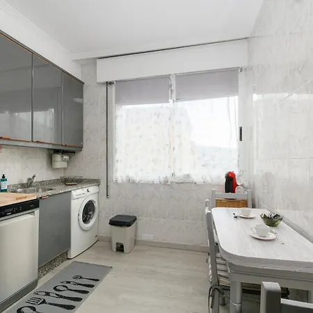 Chic Y Con Parking By * Vigo