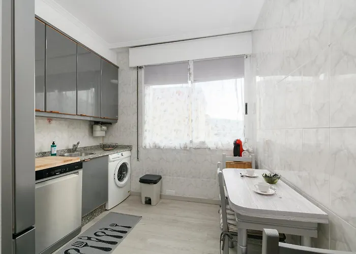 Chic Y Con Parking By * Vigo